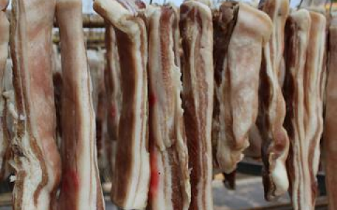 咸肉怎么做好吃？三种经典家常做法香气扑鼻又下饭